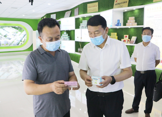 榆中县委副书记、县长刘学强一行到陇神戎发调研