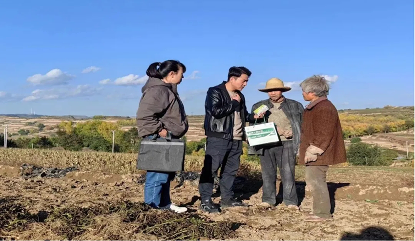 安下心、俯下身、迈开腿 满怀热情投身到乡村振兴工作中去