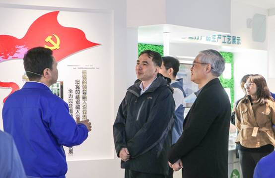 国家发展改革委创新驱动发展中心调研组一行到陇神戎发调研