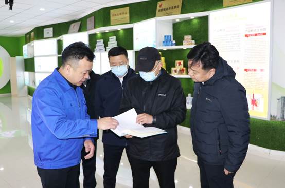 说明: 说明: C:UsersAdministratorDesktop技术中心新闻稿甘肃省科技厅副厅长李兴华李兴华副厅长调研20211215微信图片_20211215132026.jpg